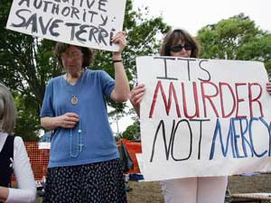 Supporters of brain-damaged Florida woman Terri Sc 