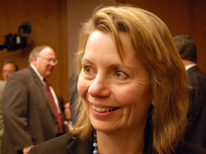 Ellen Anderson, DFL-St. Paul is the chief author of the bill. She says she&#39;s amazed that every member of the Senate Committee on Energy, Utilities, ... - 20070201_anderson_ellen_2