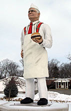 "Hamburger Charlie" statue in Seymour, Wis. 