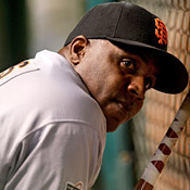 Barry Bonds, #25 of the San Francisco Giants, ... 