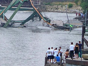 Go to Minneapolis Bridge Collapse