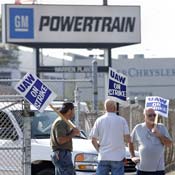 UAW workers on strike outside GM Powertrain Plant 