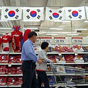 Shoppers in South Korea Wal-Mart 