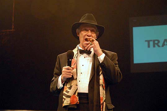 
                Bert Sugar, publisher of boxing magazines and a television commentator, serves as ring announcer.
                                    (Alexander Heilner)
                                