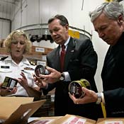 FDA officers inspect crab meat containers 