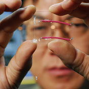Microfiber nanogenerator 