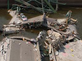 35w bridge infrastructure collapse nation years look after collapsed portion transportation deck safety 2007 august national file board