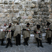 Jews praying at Western Wall 