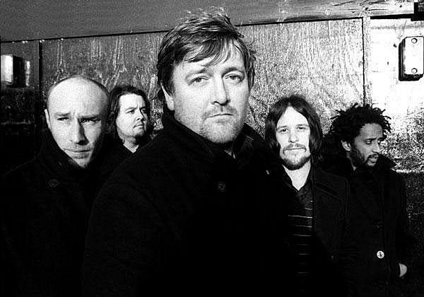 Elbow performs live in The