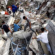 Chinese rescuers and volunteers 