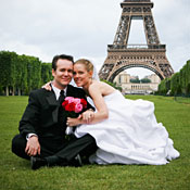 Bride and groom in Paris 