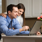 couple laptop 