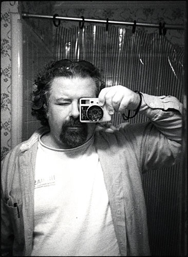 
                    Alexander Thompson in a photograph made using one of his smallest cameras, the Canon Dial 35 from the 1960s. Thompson refuses to give up film for digital.
                                            (�2008 silverimagelimited.com)
                                        
