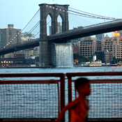 Running by the Brooklyn Bridge 