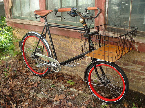 
                Basket version of commuter bike
                                    (antbikemike.wordpress.com)
                                