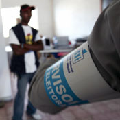 Angolan election volunteers 