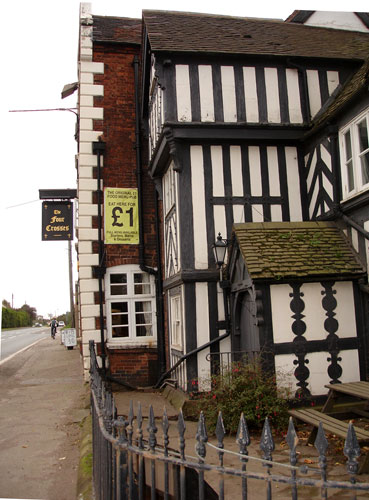 
                The Four Crosses pub in Staffordshire, England, which is selling meals at 1 pound
                                    (Steven Beard)
                                