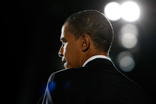 
                    U.S. President elect Barack Obama gives his victory speech to supporters during an election night gathering in Grant Park in Chicago, Illinois.
                                            (Joe Raedle/Getty Images)
                                        