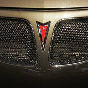 Logo on a Pontiac Vibe 