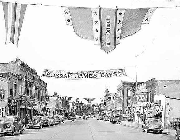 Jesse James Days, Northfield, Minn., 1948. Photographer: Bill Seaman