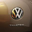 Logo of a Volkswagen Phaeton