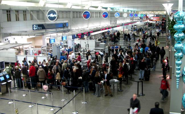 Airport+security+line