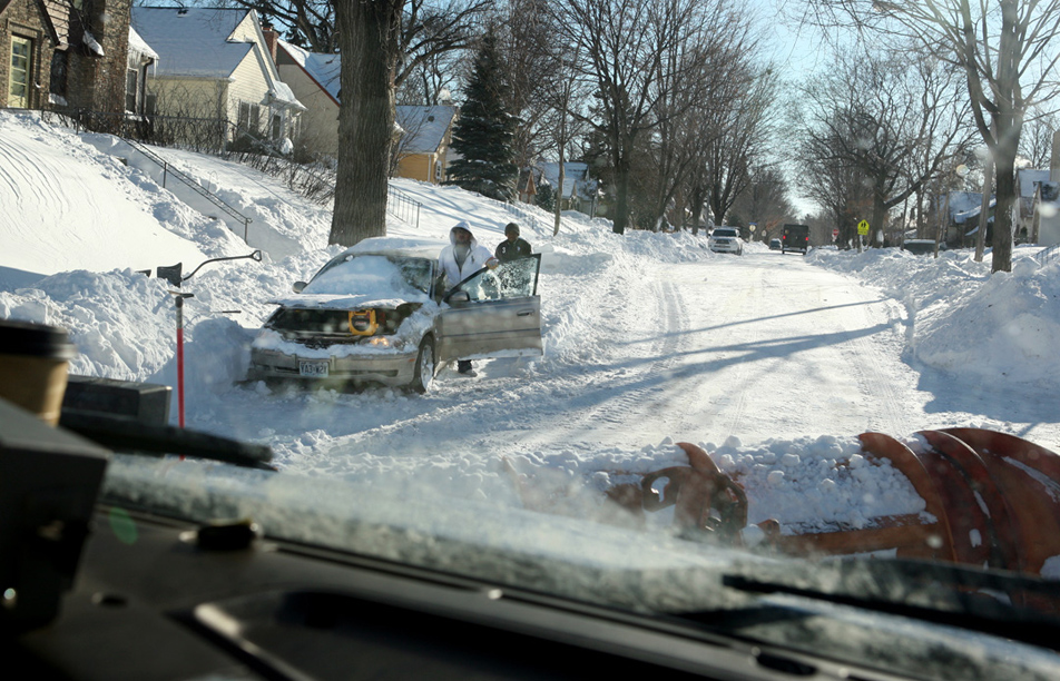 Plowing around a stalled vehicle
