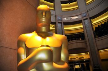 Oscar Statue thumb