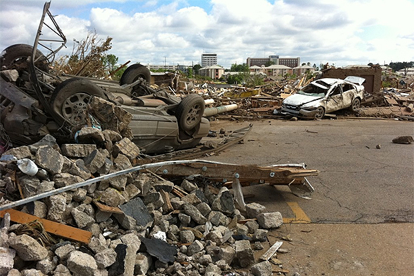 alabama tornado damage. Terrible damage in Tuscaloosa,