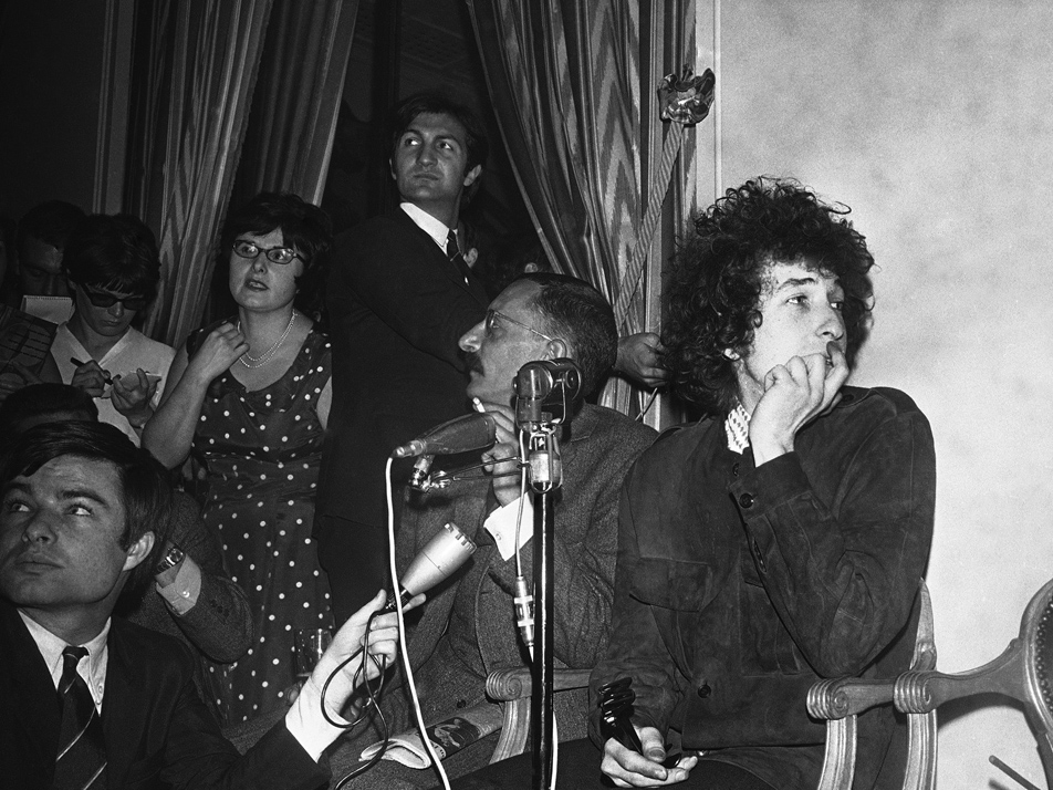 Dylan in Paris