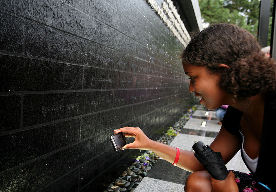Photographing her name