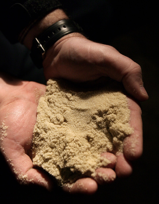 Silica sand