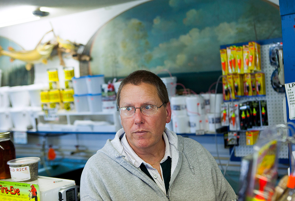 Bill Lundeen, Lundeen's Tackle Castle