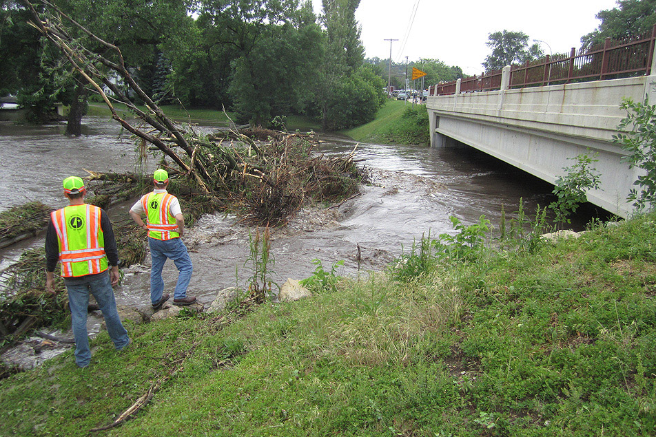 Crews inspect bridge