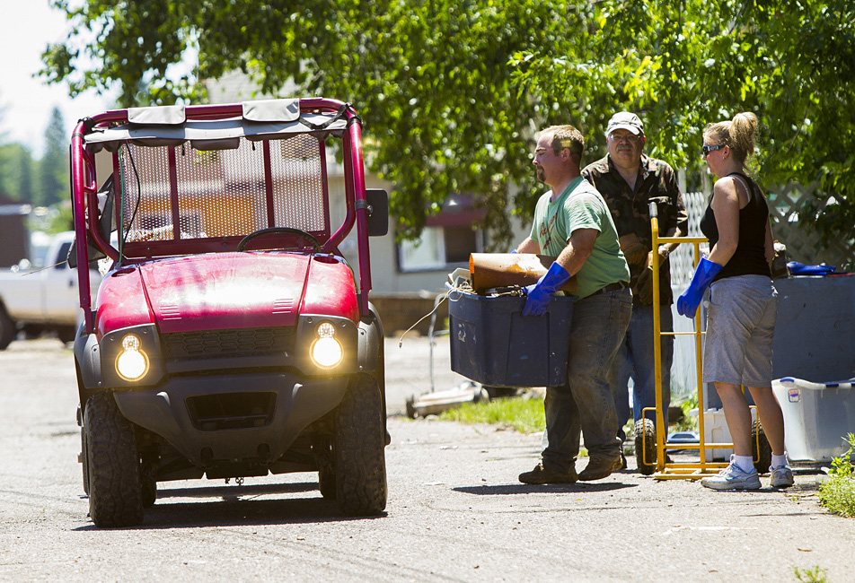 In flooded Barnum, a community pulls together Minnesota Public Radio News