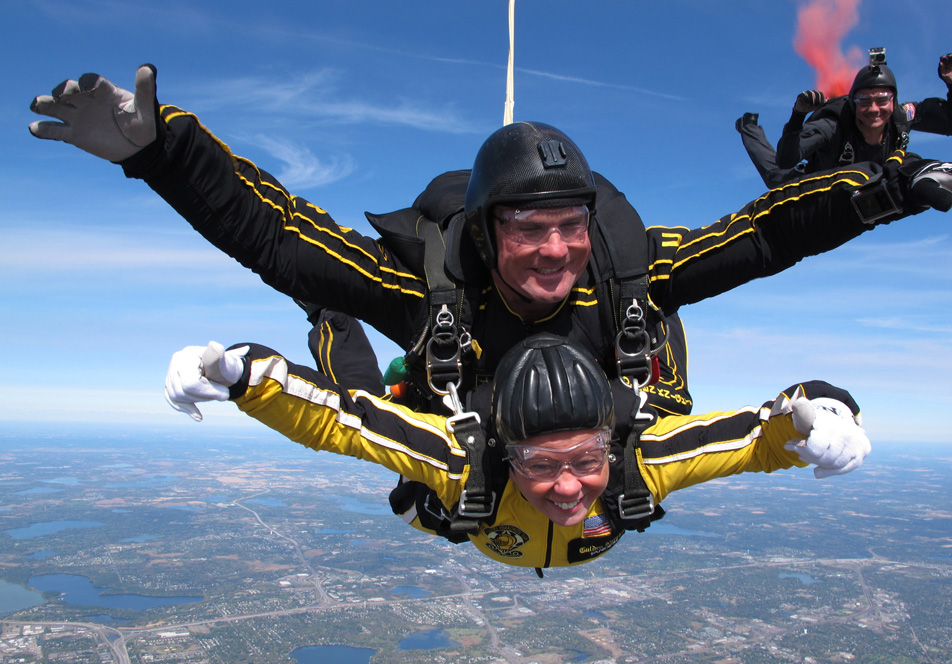 Lieutenant governor skydives