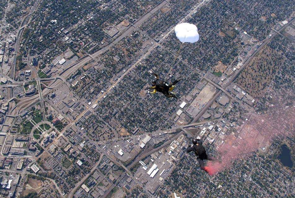 Lt. Gov. skydives