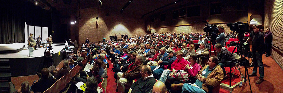 8th District debate panoramic