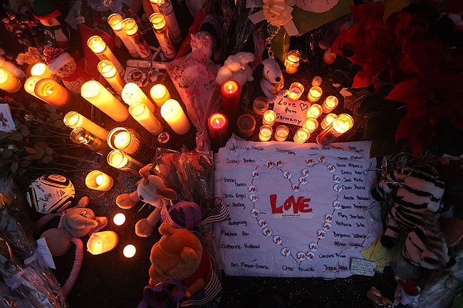 Trauma of Newtown shooting can extend to those without direct ...
