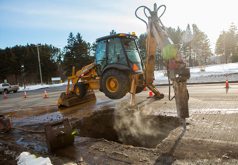 Water main leak repair