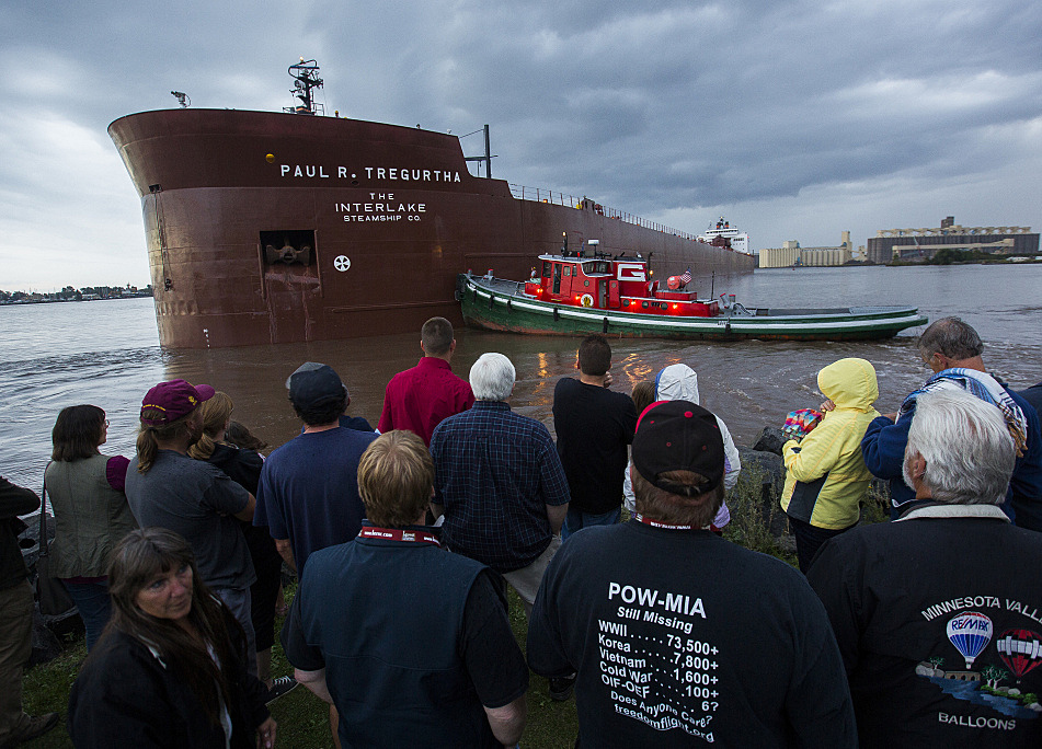 Longest ship on Lake Superior runs aground in Duluth harbor Minnesota